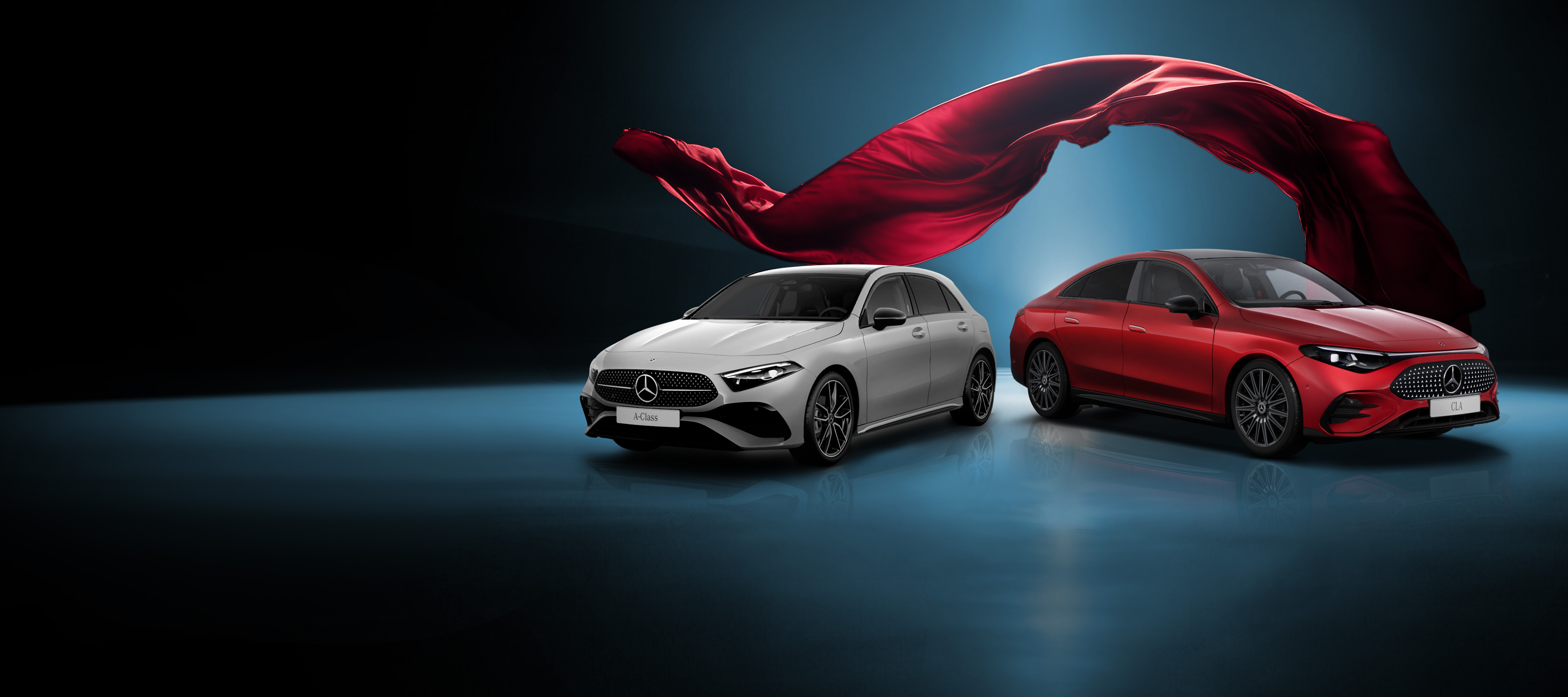 Tu futuro Mercedes-Benz te está esperando Visual de un Clase A blanco y un CLA rojo de Mercedes-Benz con una cortina roja volando sobre ellos