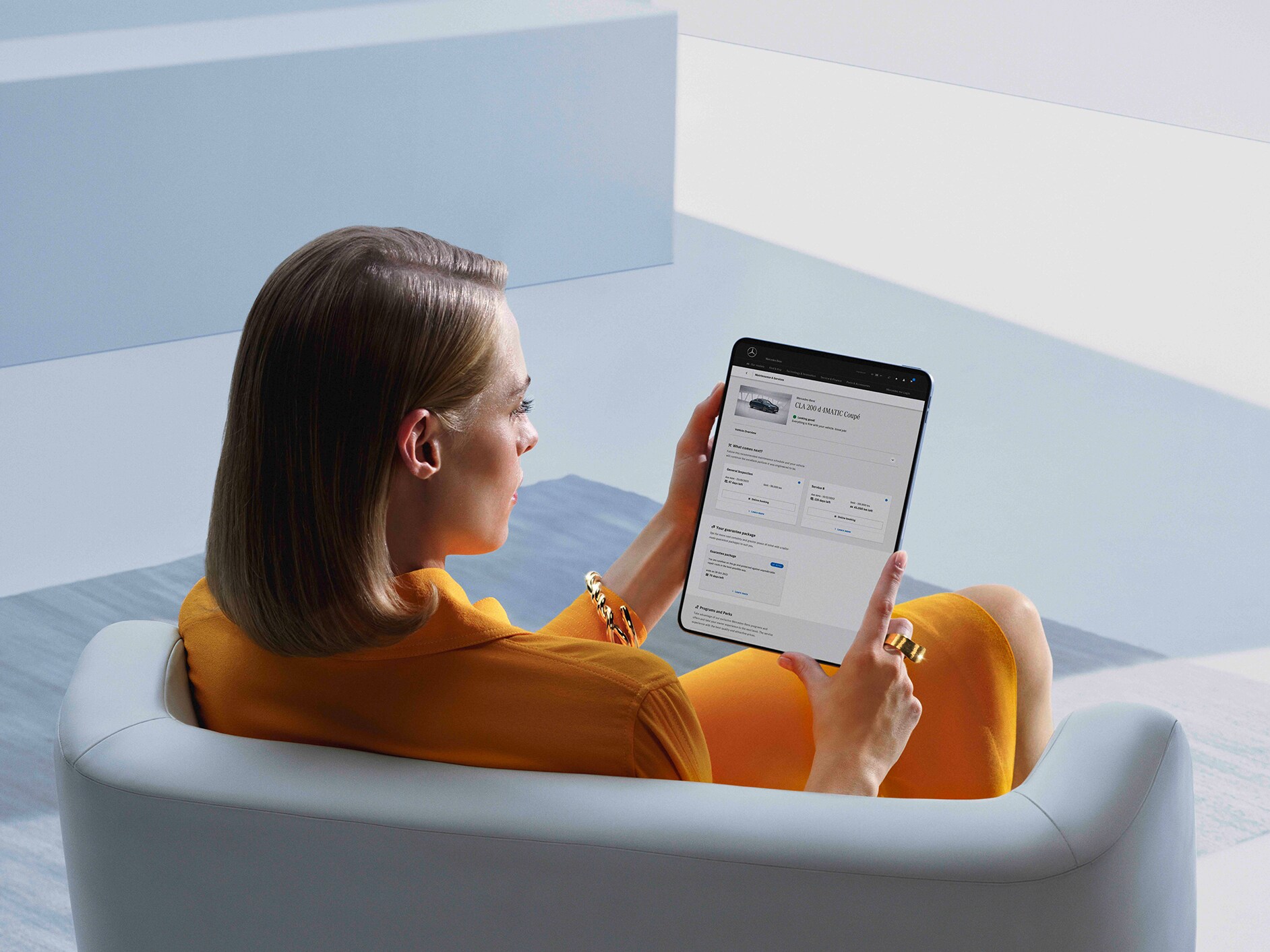 La Información del estado del vehículo a distancia como parte del equipamiento de serie de los extras digitales de Mercedes-Benz.