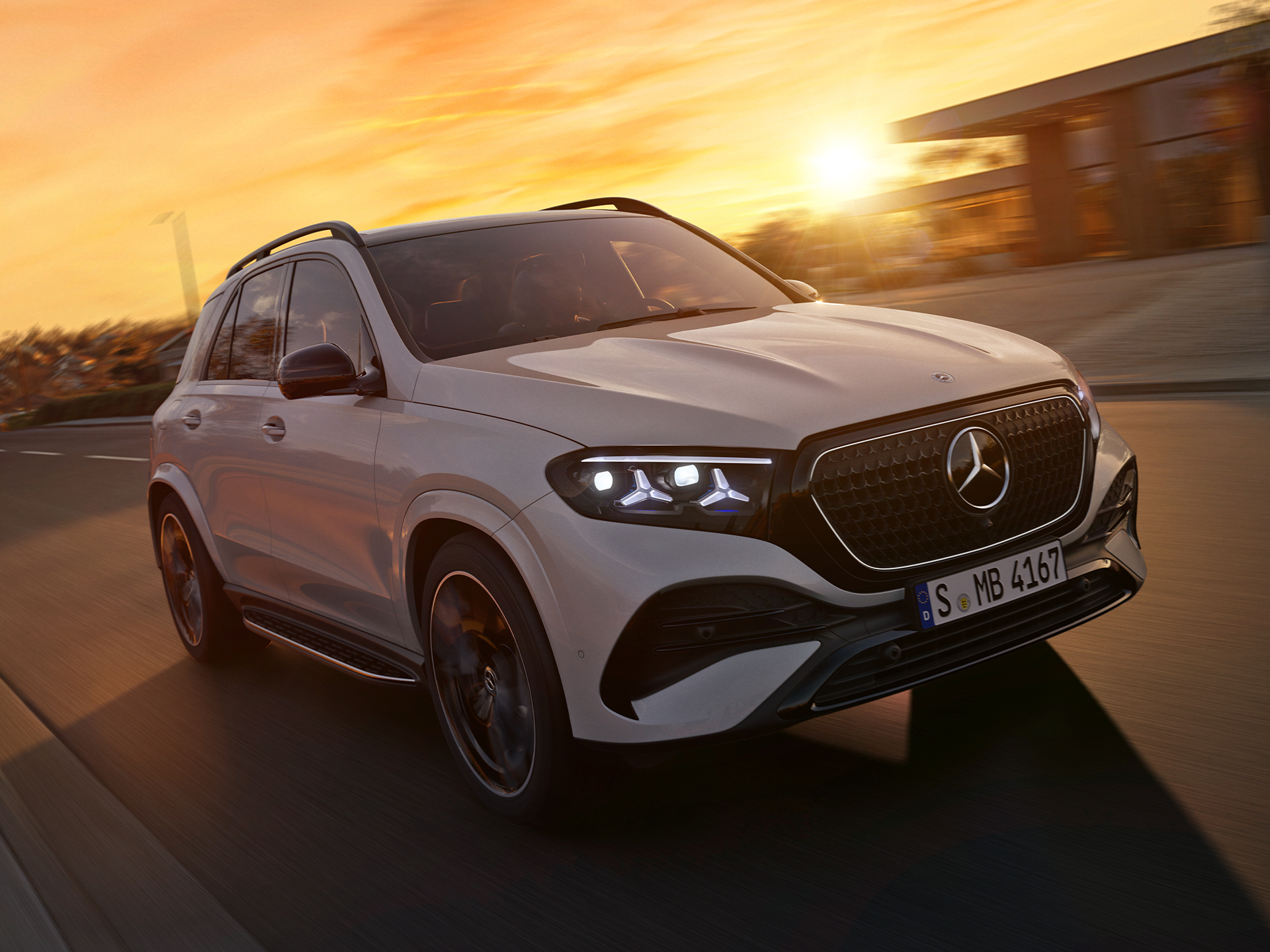 GLE | Mercedes-Benz La imagen muestra un GLE gris de Mercedes-Benz