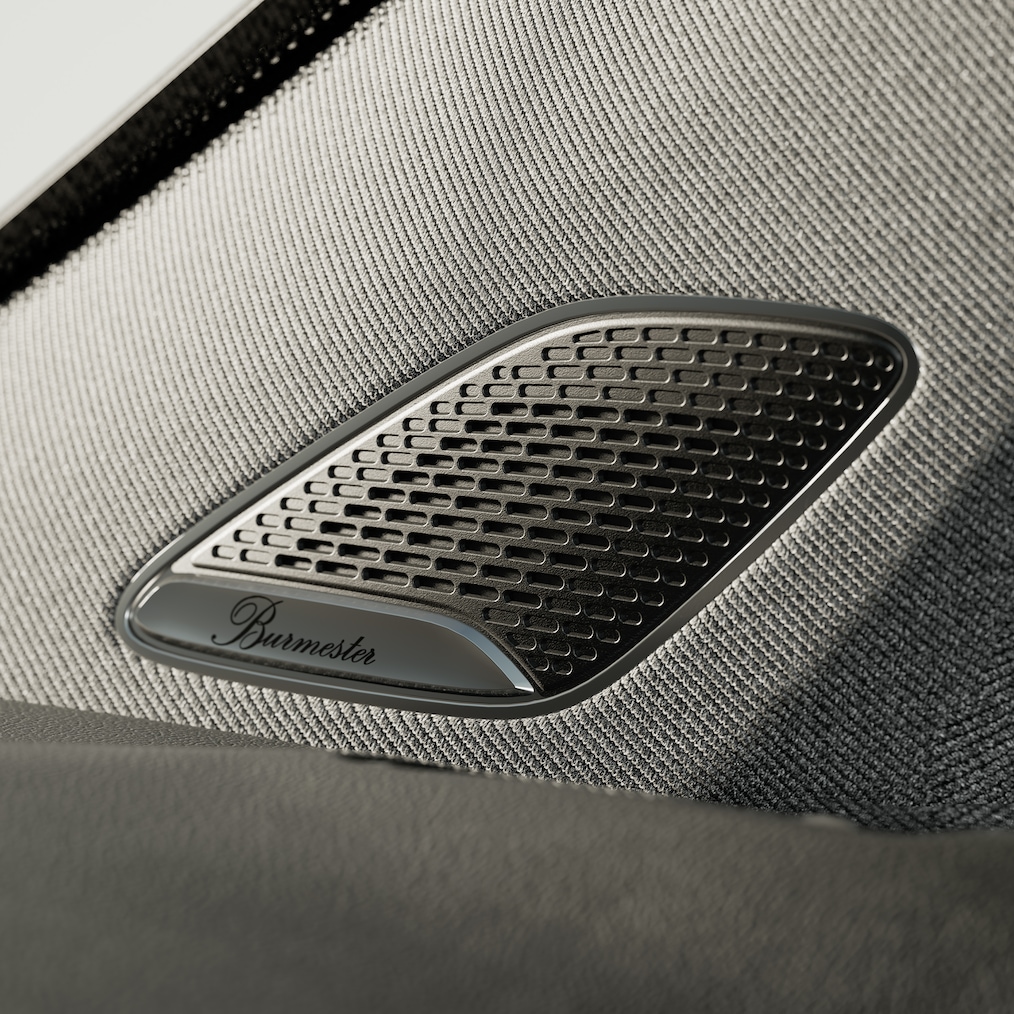 Un altavoz del sistema de envolvente Burmester® surround del Clase B de Mercedes-Benz.