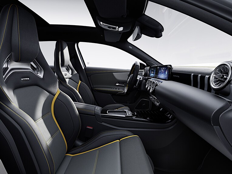 El habitáculo del Clase A Hatchback de Mercedes-AMG.