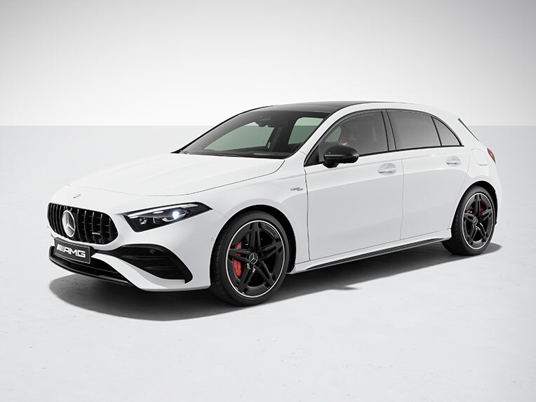 El exterior del Clase A Hatchback de Mercedes-AMG con paquete Night AMG II.
