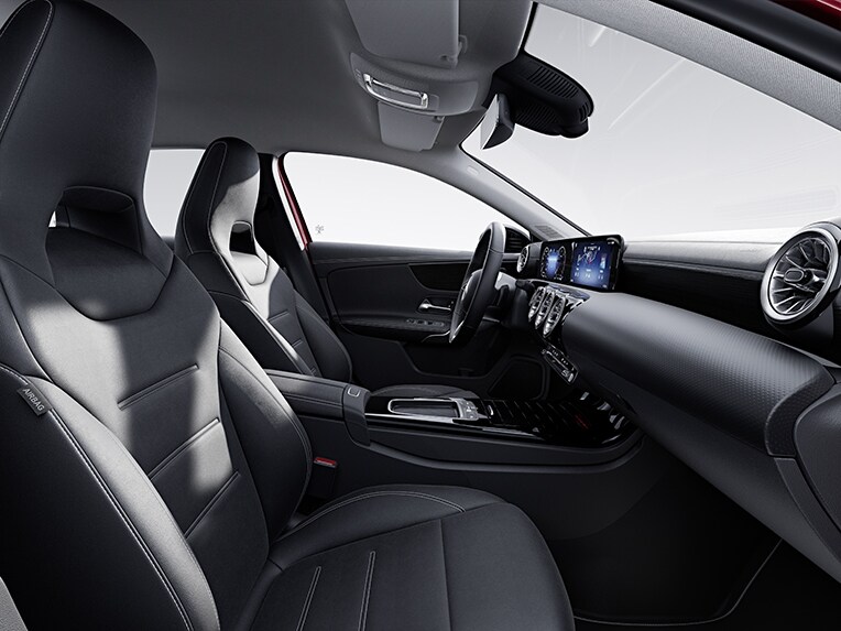 Interior del Clase A Hatchback de Mercedes-Benz con la línea de equipamiento Progressive.