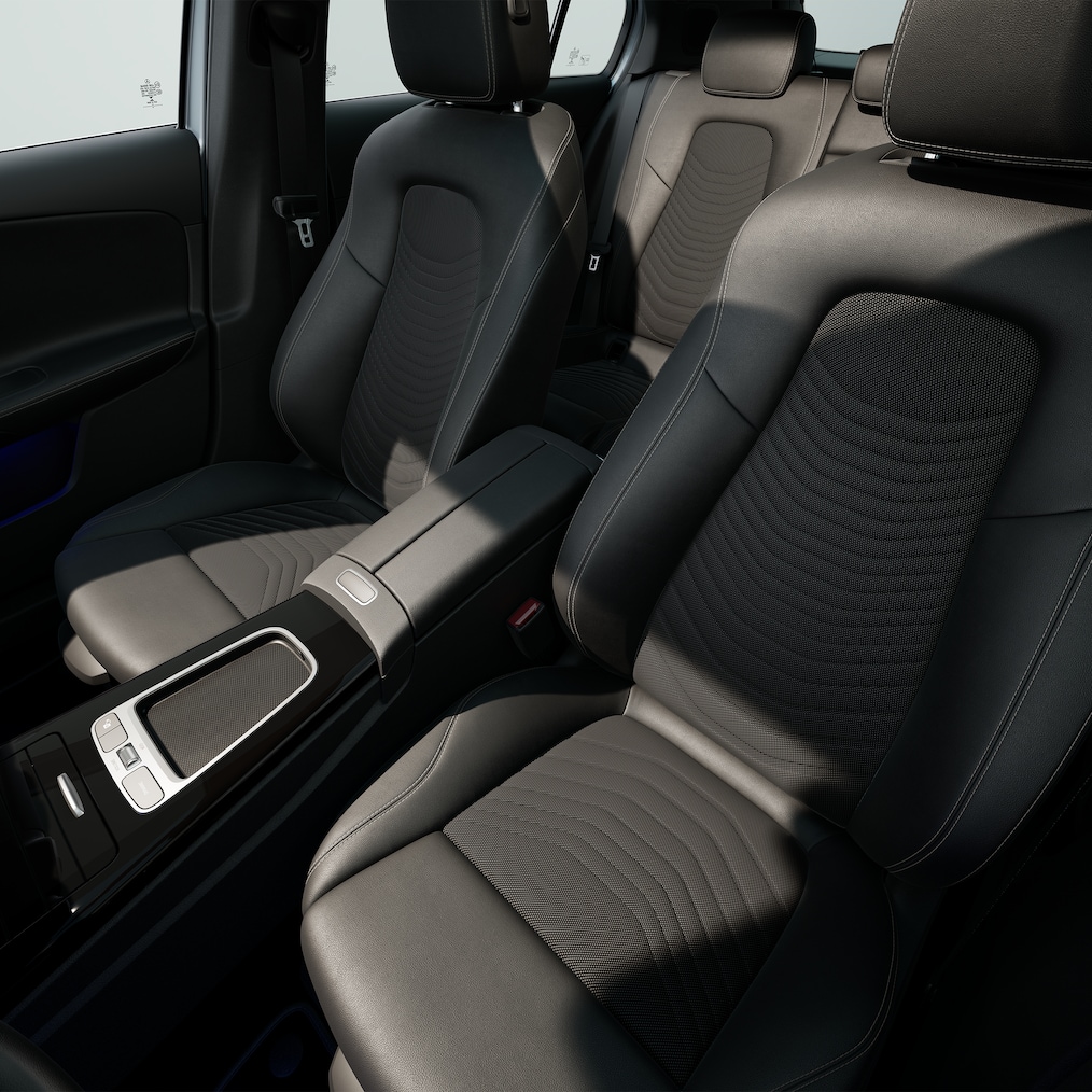 Interior del Clase A con enfoque en los equipos de medios