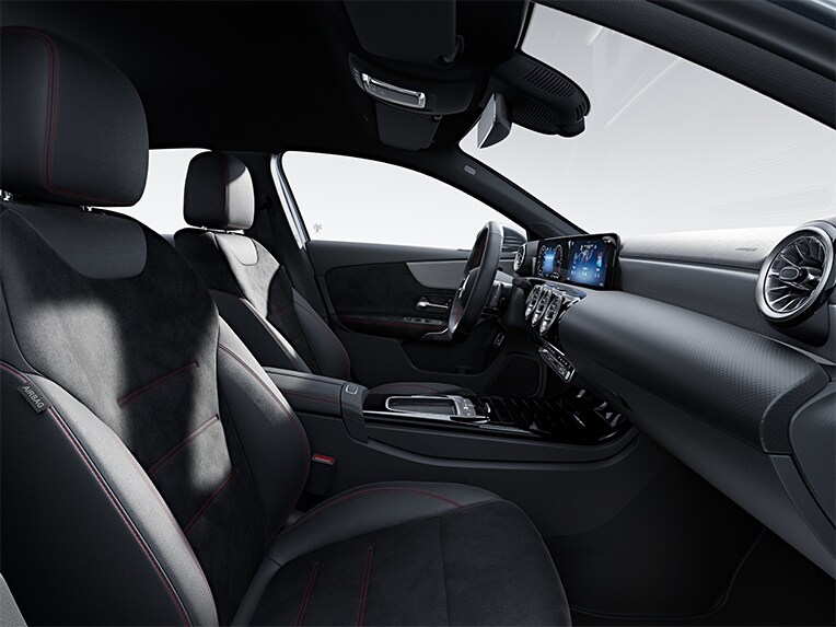 El interior del Clase A Berlina de Mercedes-Benz con la línea AMG Line.