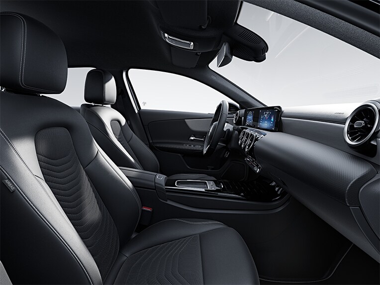 El interior del Clase A Berlina de Mercedes-Benz con la línea de equipamiento Progressive.