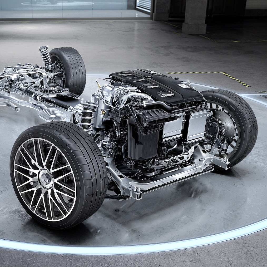 Imagen del Mercedes-AMG GT 43 Coupé en marcha.