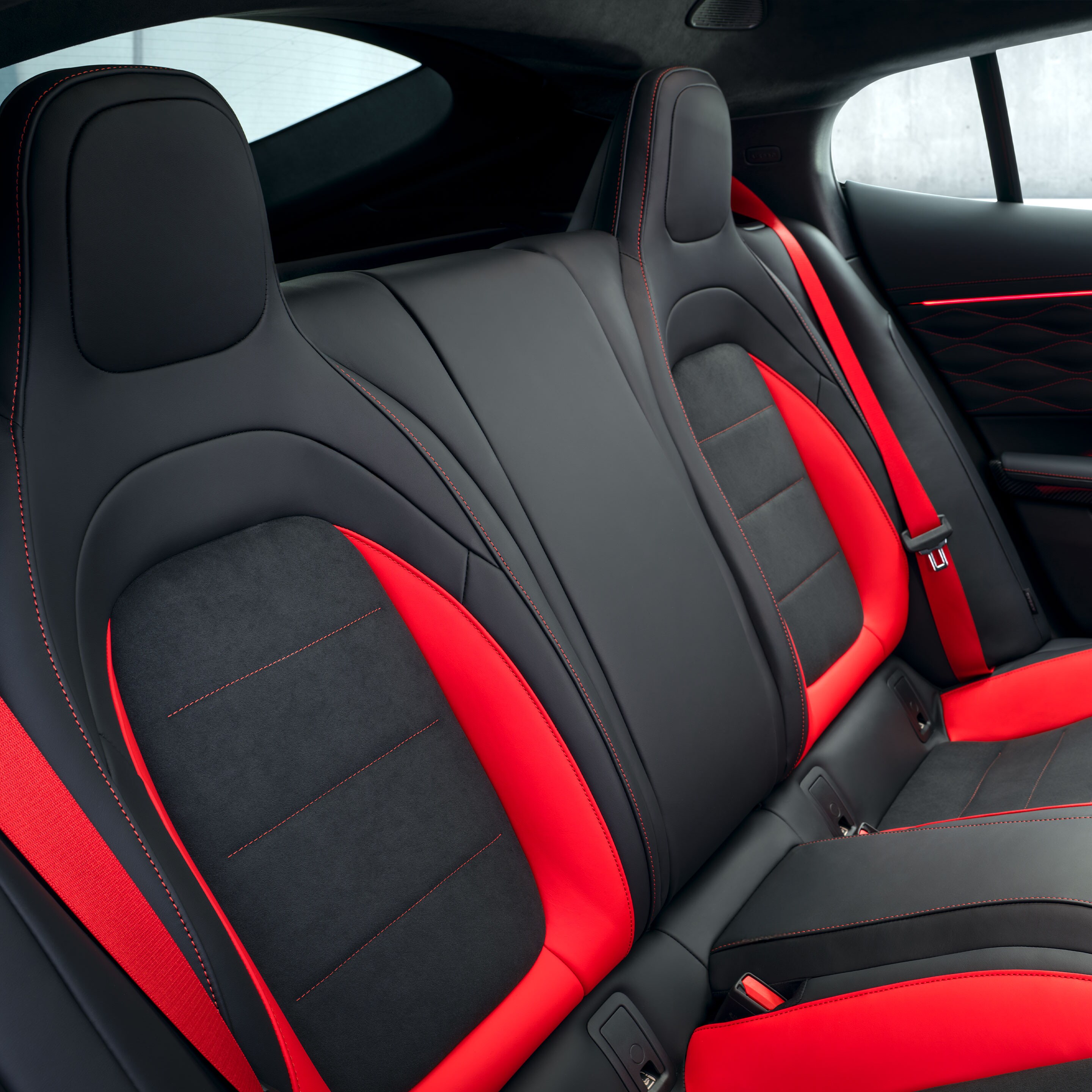 Confort para las plazas traseras del nuevo GT Coupé de 4 puertas de Mercedes-AMG.