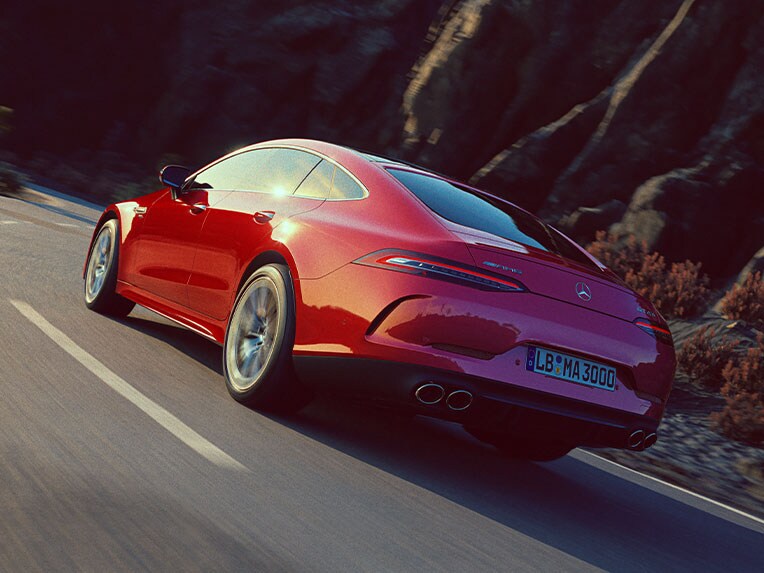 Vista trasera del Mercedes-AMG GT Coupé de 4 puertas.
