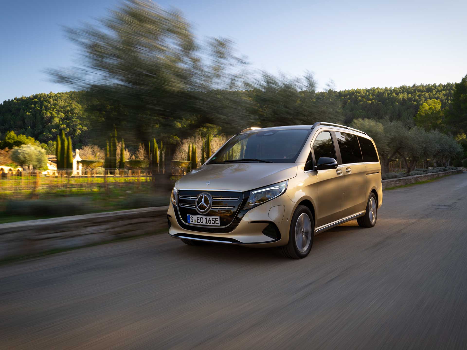 EQV | Turismos y furgonetas de 7 plazas | Mercedes-Benz El exterior de la furgoneta eléctrica EQV de Mercedes-Benz.