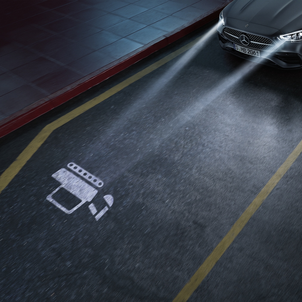 Detalle del sistema de faros DIGITAL LIGHT del Clase C de Mercedes-Benz.