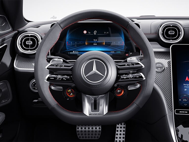 El volante AMG Performance en napa / microfibra MICROCUT en el Mercedes-AMG Clase C Berlina.