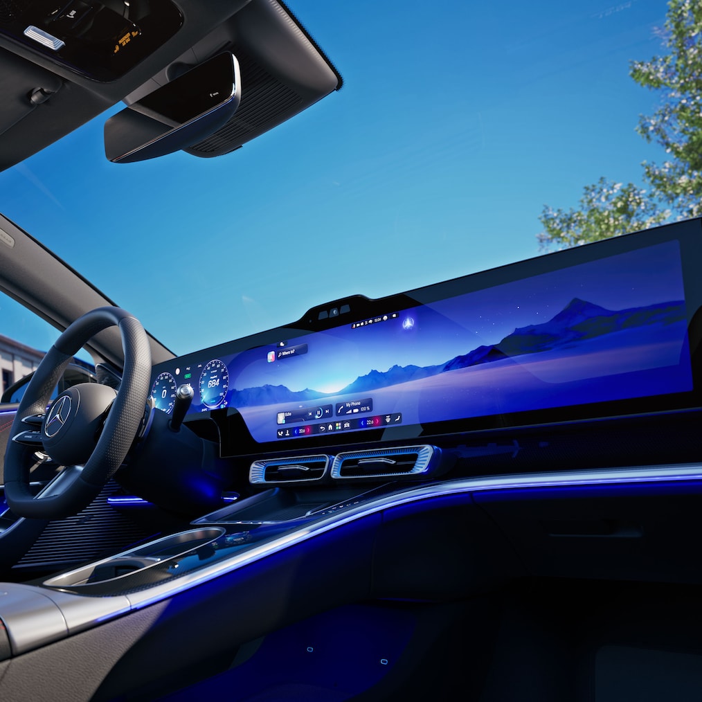 El sistema MBUX Hyperscreen del nuevo Clase C eléctrico de Mercedes-Benz.