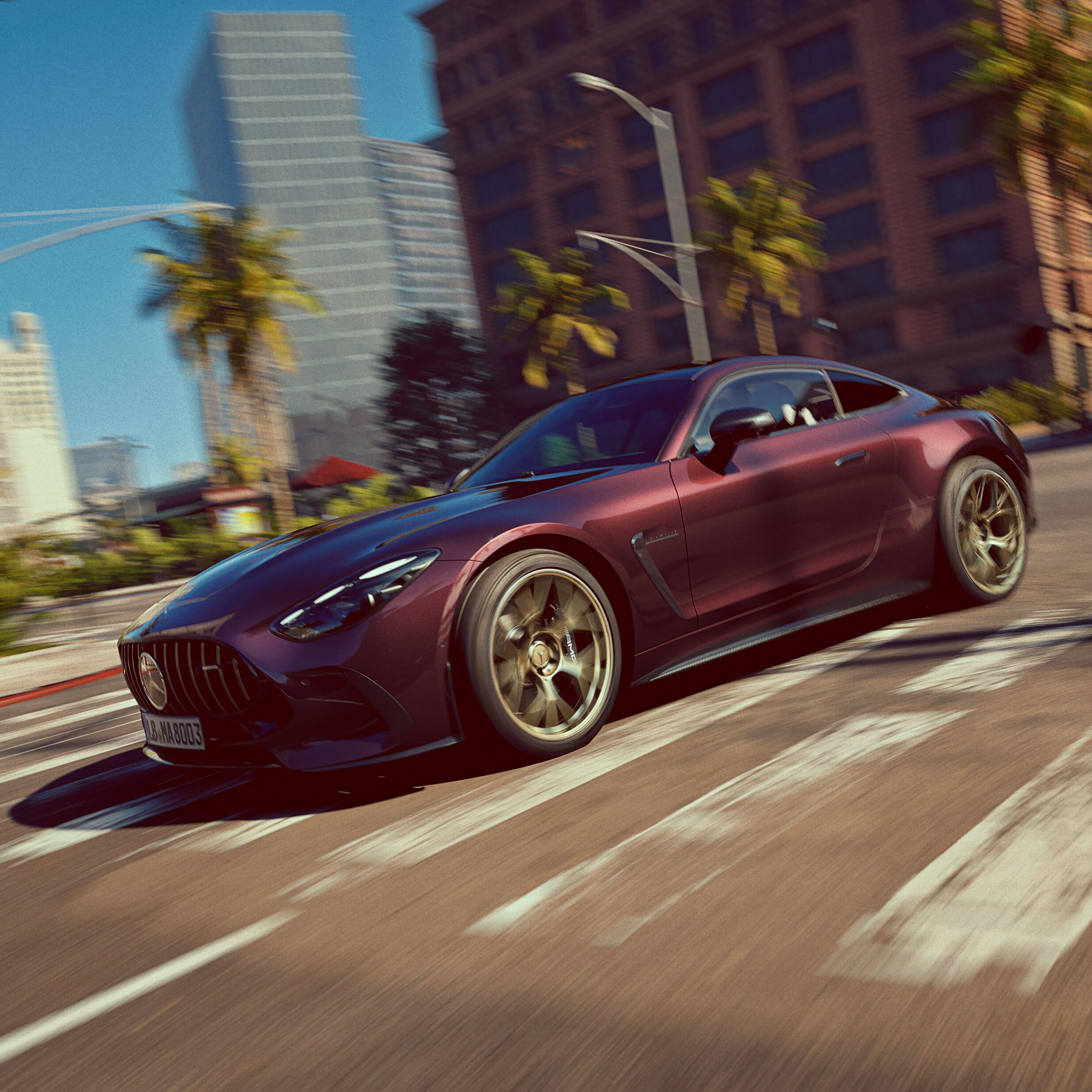 visual lateral de un coche Mercedes-AMG GT Coupé color berenjena en la ciudad