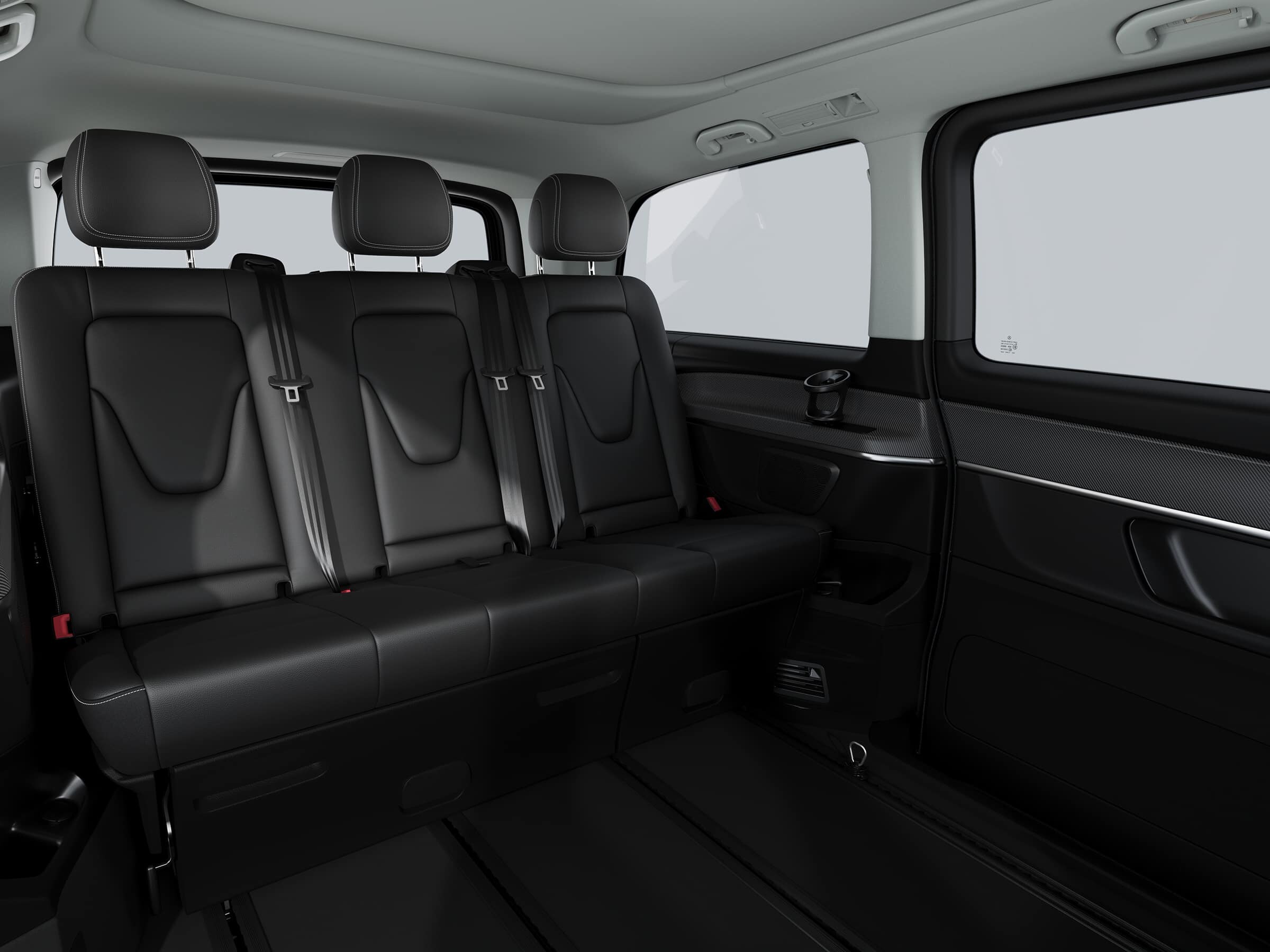 Marco Polo HORIZON de Mercedes-Benz: banco trasero de tres asientos y sistema de rieles flexible.