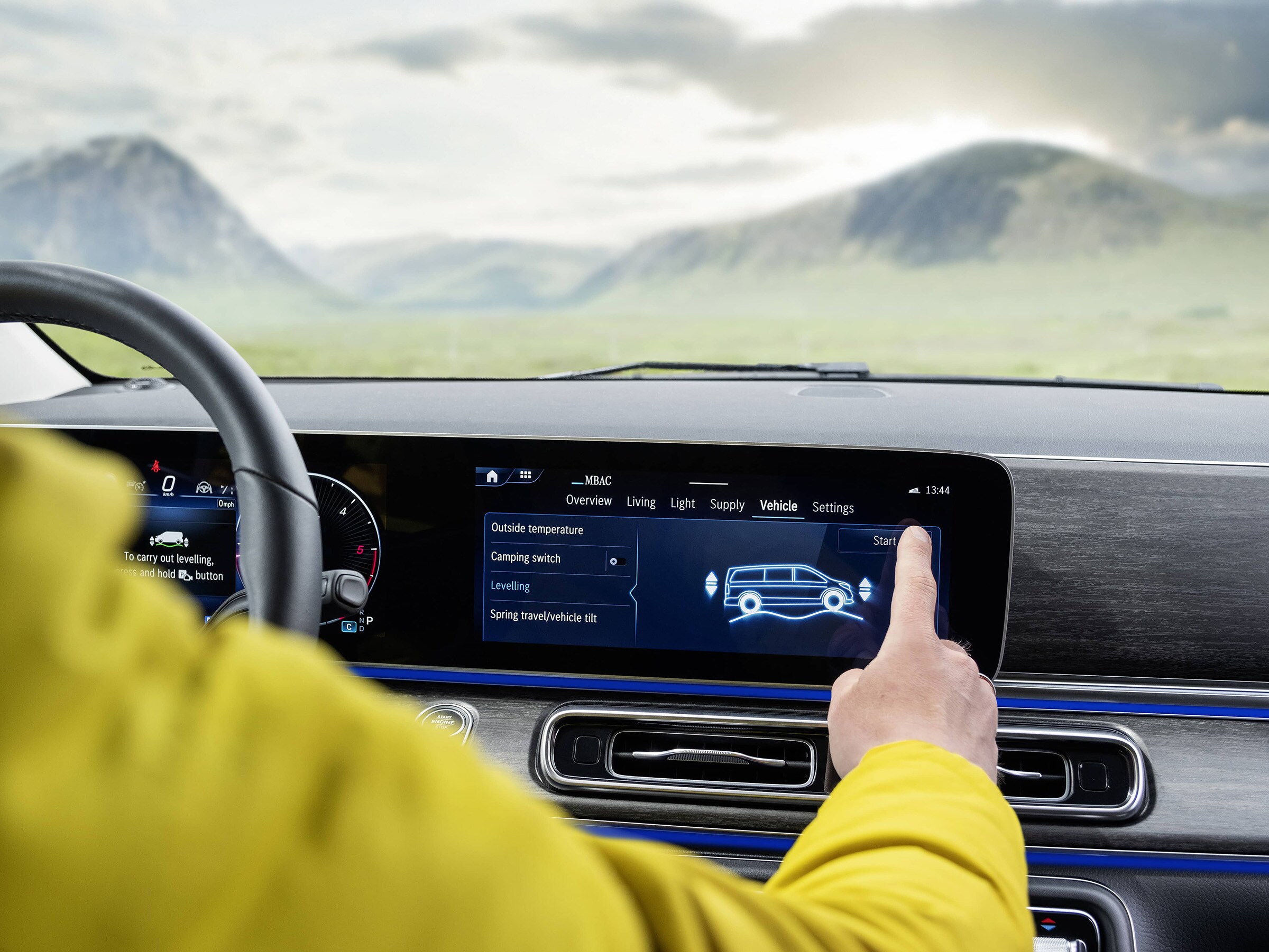 Interior del Mercedes-Benz Marco Polo con suspensión neumática AIRMATIC.