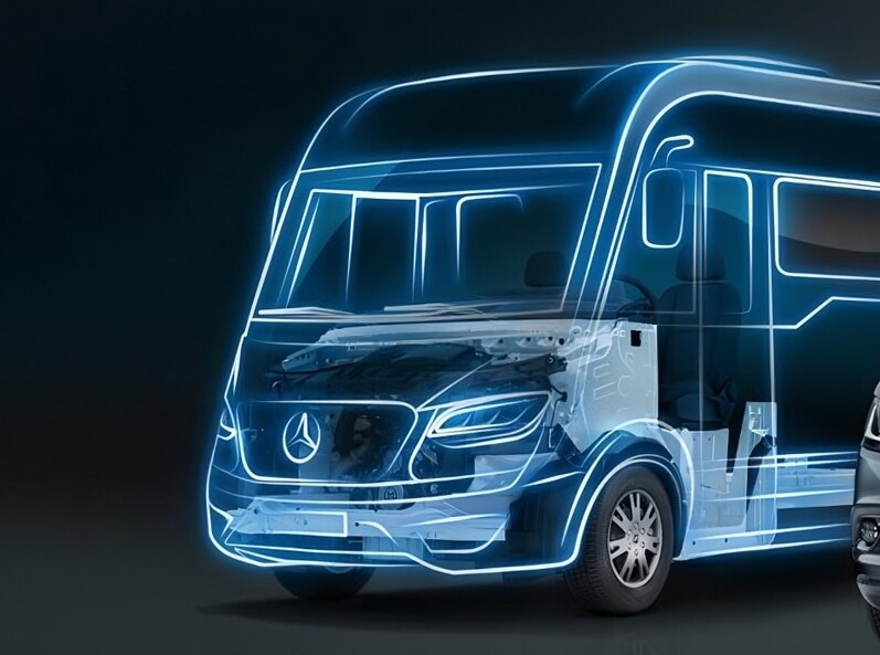 Una autocaravana Sprinter de Mercedes-Benz con tracción integral circulando por un terreno nevado.