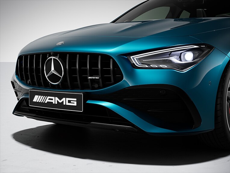 El CLA 35 4MATIC de Mercedes-AMG con paquete Night AMG II.
