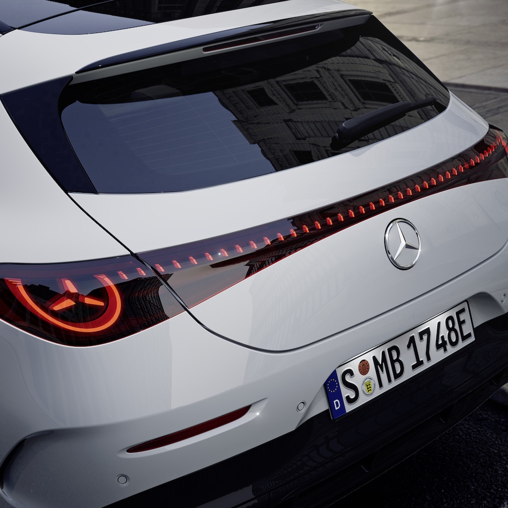 Diseño del exterior de la parte trasera en el CLA Shooting Brake eléctrico con tecnología EQ.