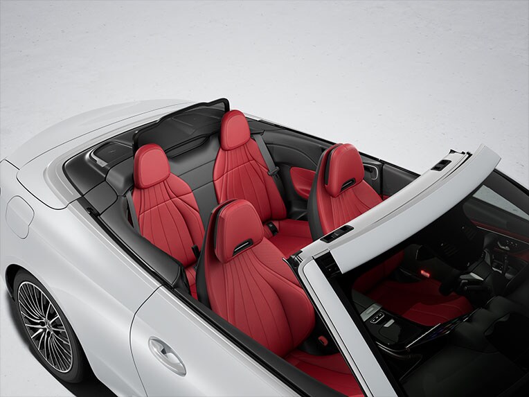 El paquete de confort para cabrio del CLE Cabrio de Mercedes-Benz.