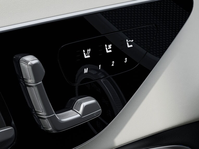 El paquete de memorias en el CLE Cabrio de Mercedes-Benz.