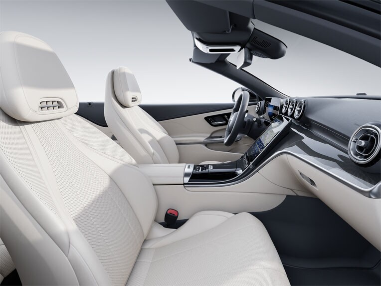 El equipamiento interior AVANTGARDE del CLE Cabrio de Mercedes-Benz.