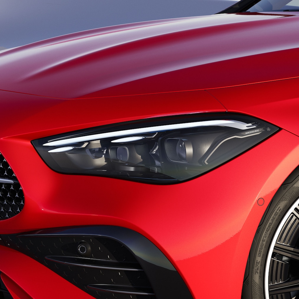 Un faro con DIGITAL LIGHT del Mercedes-Benz CLE Coupé.