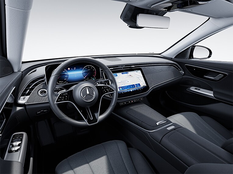 El interior del Clase E de Mercedes-Benz con la línea de equipamiento AVANTGARDE.