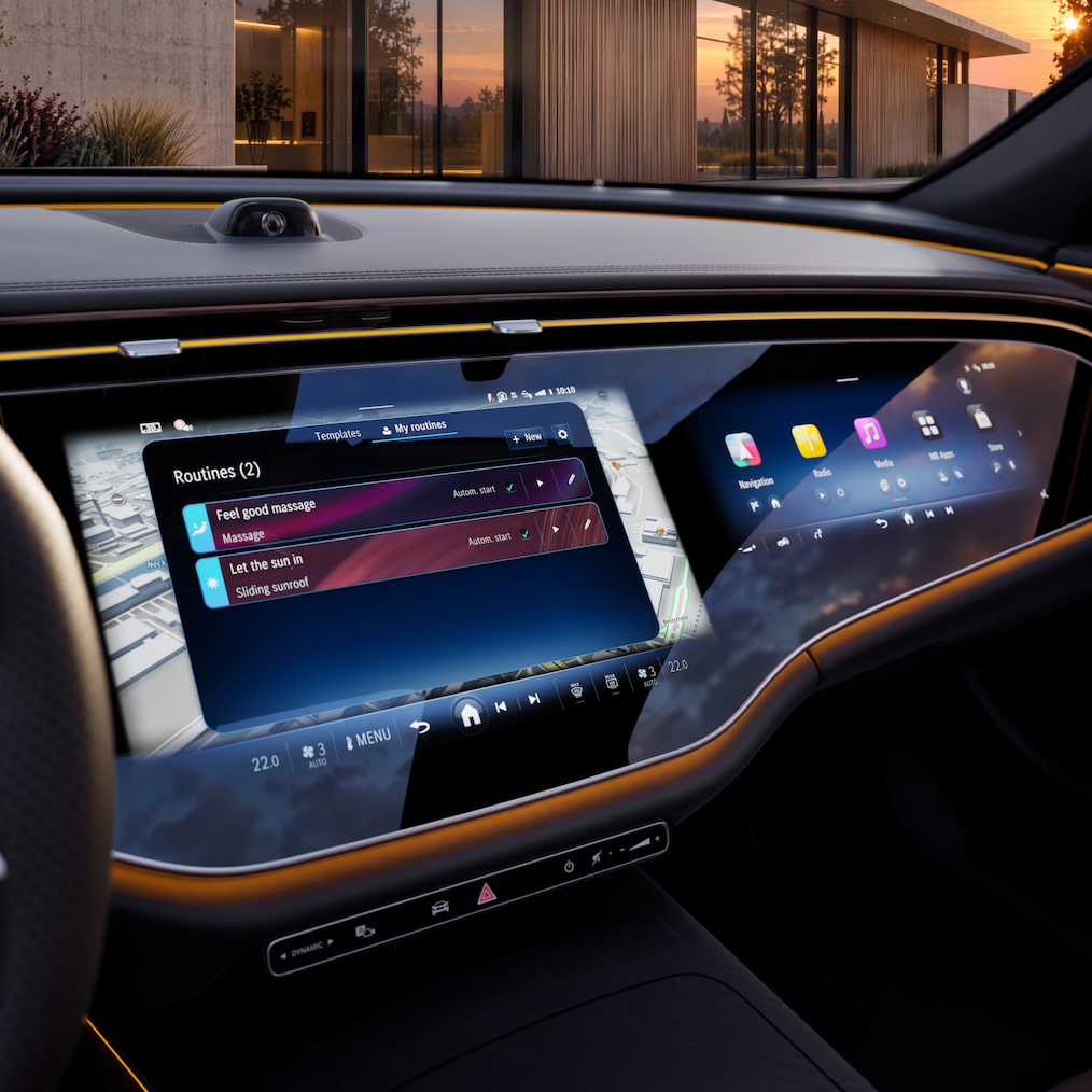 El puesto de conducción widescreen en el Clase E de Mercedes-Benz.
