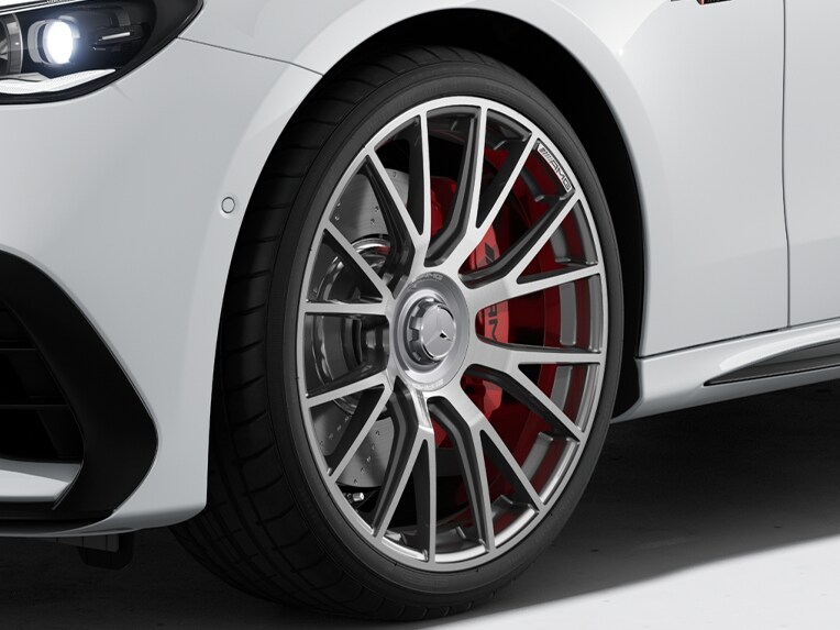 Paquete AMG DYNAMIC PLUS del Mercedes-AMG Clase E Berlina.