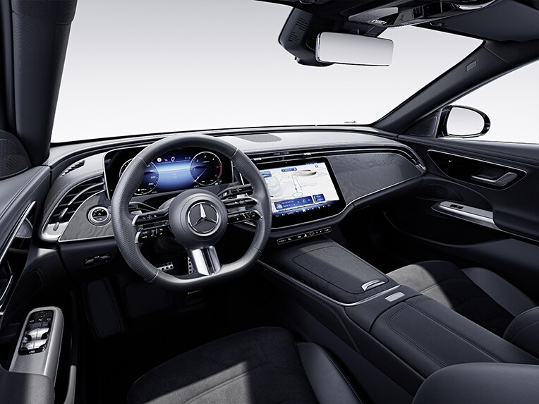 El interior del Clase E Berlina de Mercedes-Benz con la línea de equipamiento AMG Line.