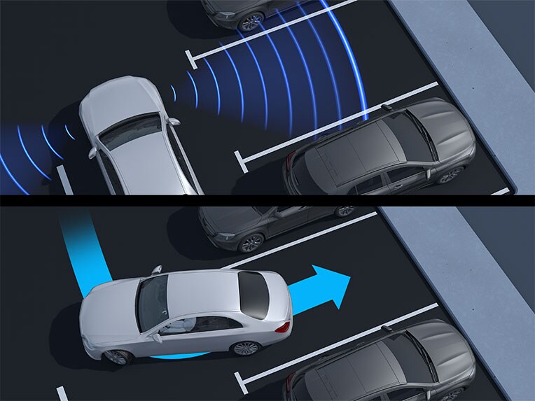 La ayuda activa para aparcar con PARKTRONIC en el EQA de Mercedes-Benz.