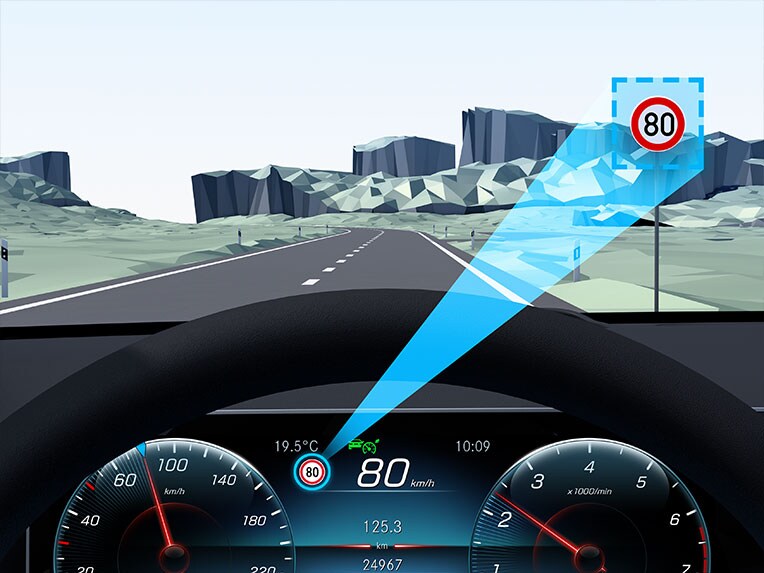 El indicador de velocidad límite del EQA de Mercedes-Benz.