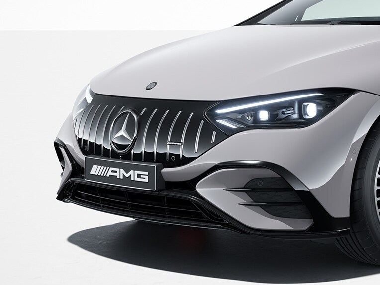 El Mercedes-AMG EQE Berlina con paquete Night AMG.