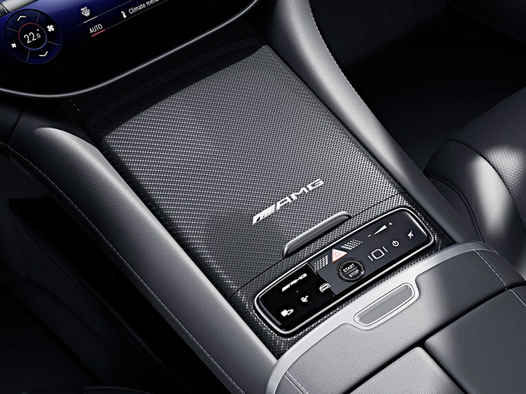 Los elementos decorativos AMG en fibra de carbono para el Mercedes-AMG EQE SUV.