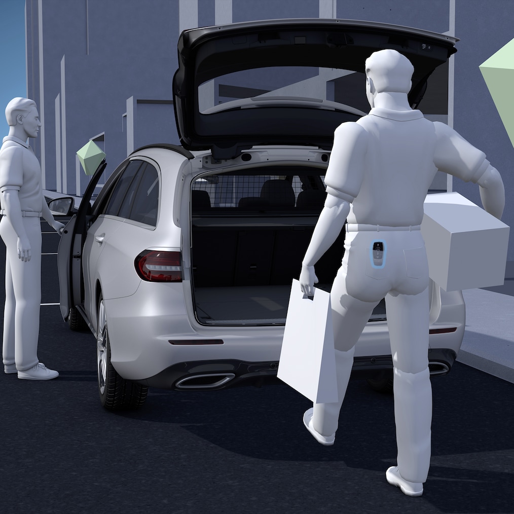 Imagen de un Mercedes-AMG EQE 53 4MATIC+ SUV con las puertas delanteras abiertas.