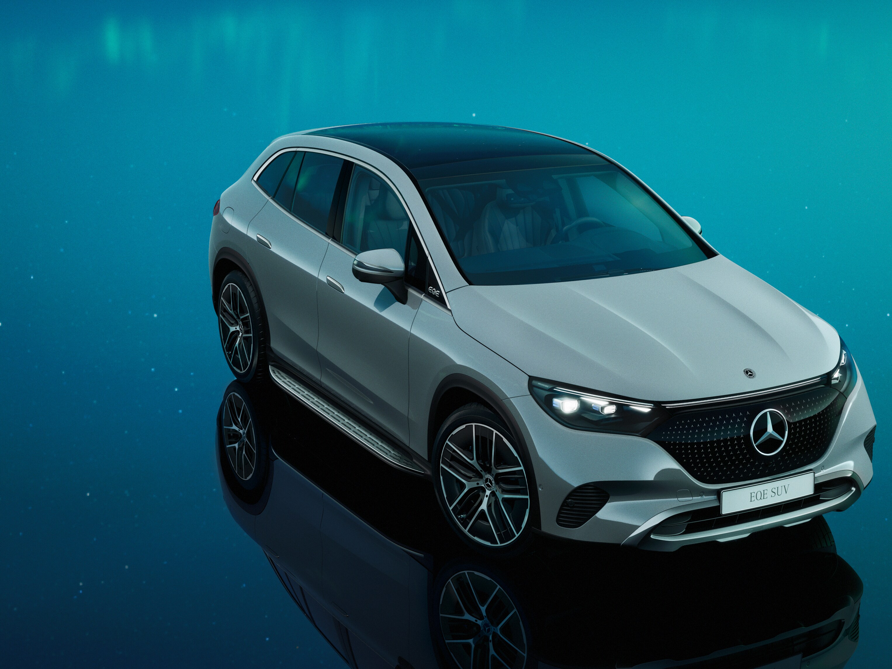 Vista lateral del EQE SUV de Mercedes-Benz