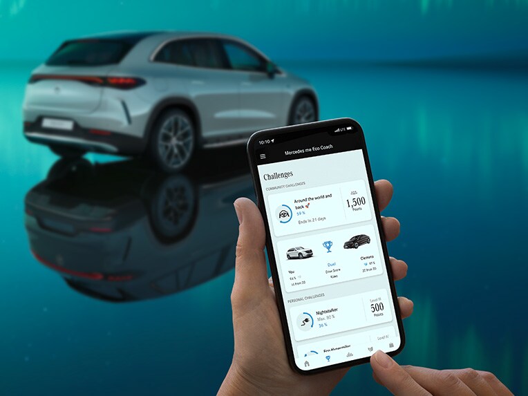 La Eco Coach App de Mercedes-Benz en el EQE SUV de Mercedes-Benz mostrada en el visualizador.