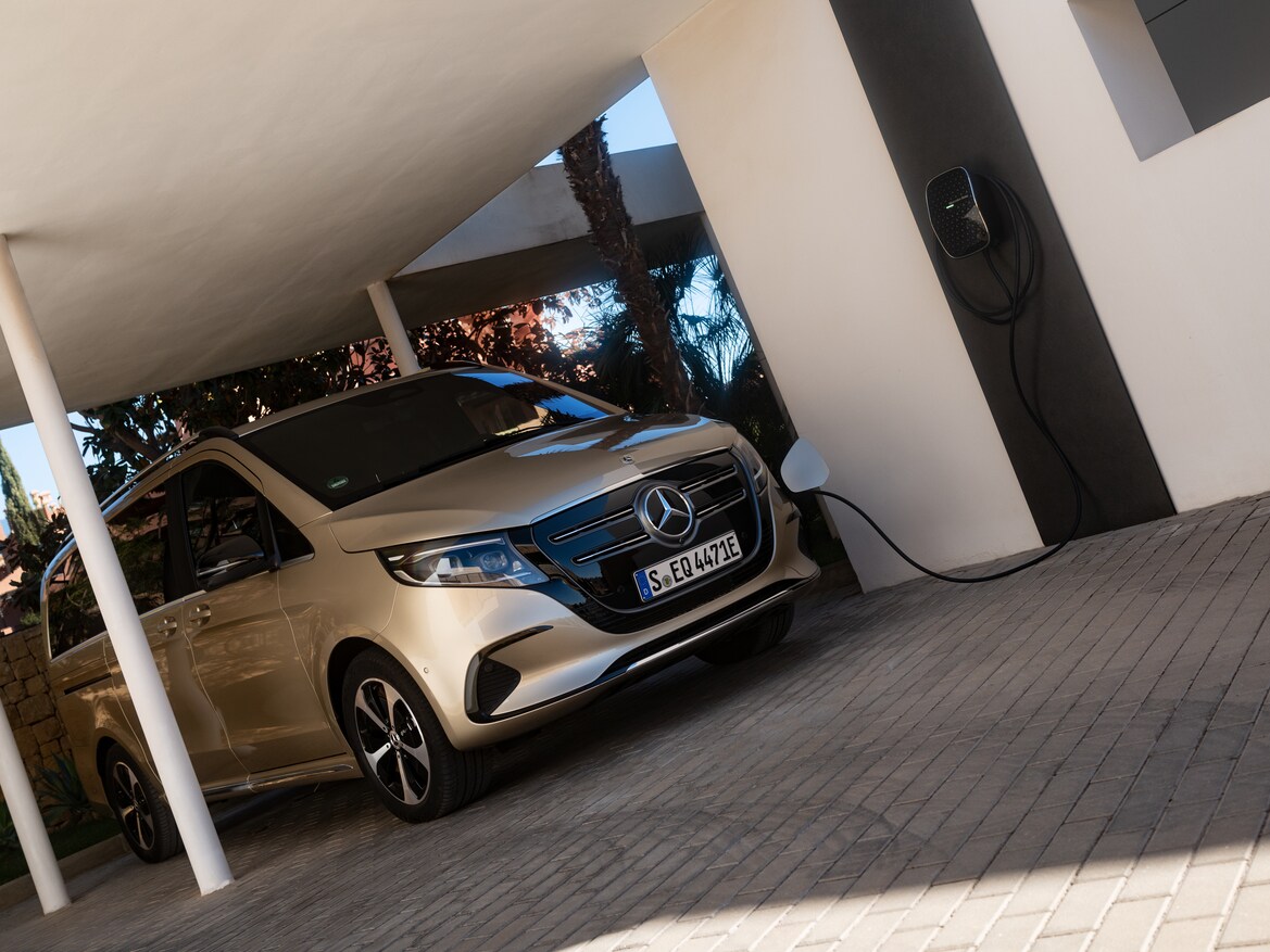 Con la Mercedes-Benz Wallbox Home, tu casa se convierte en una estación de carga.