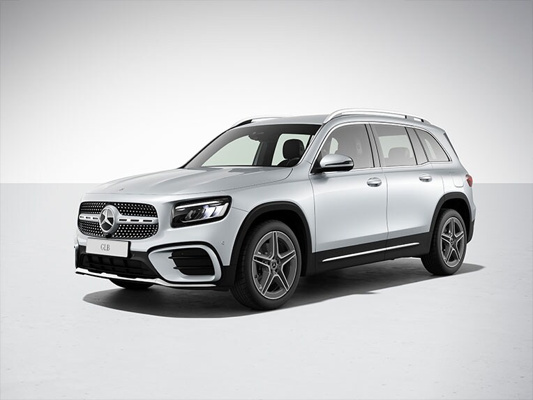 Vista exterior 3/4 del Mercedes-Benz GLB equipado con la línea AMG Line.