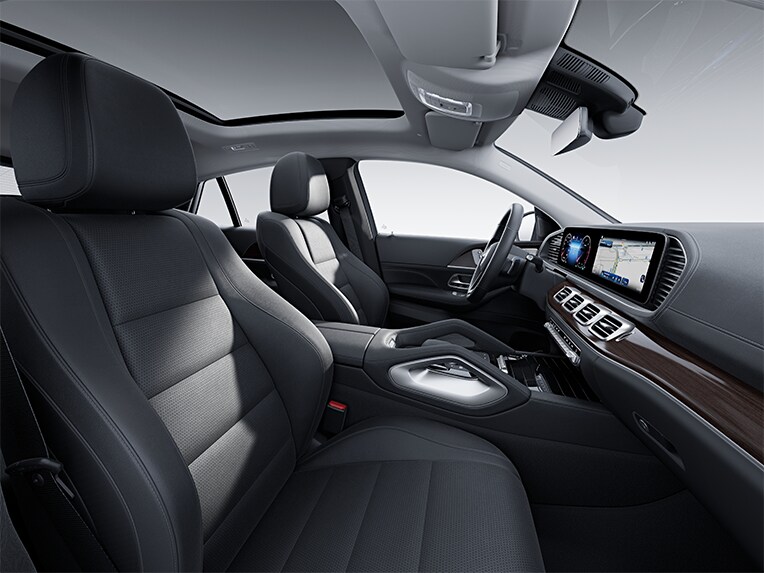 El interior del Mercedes-Benz GLE Coupé con equipamiento de serie.