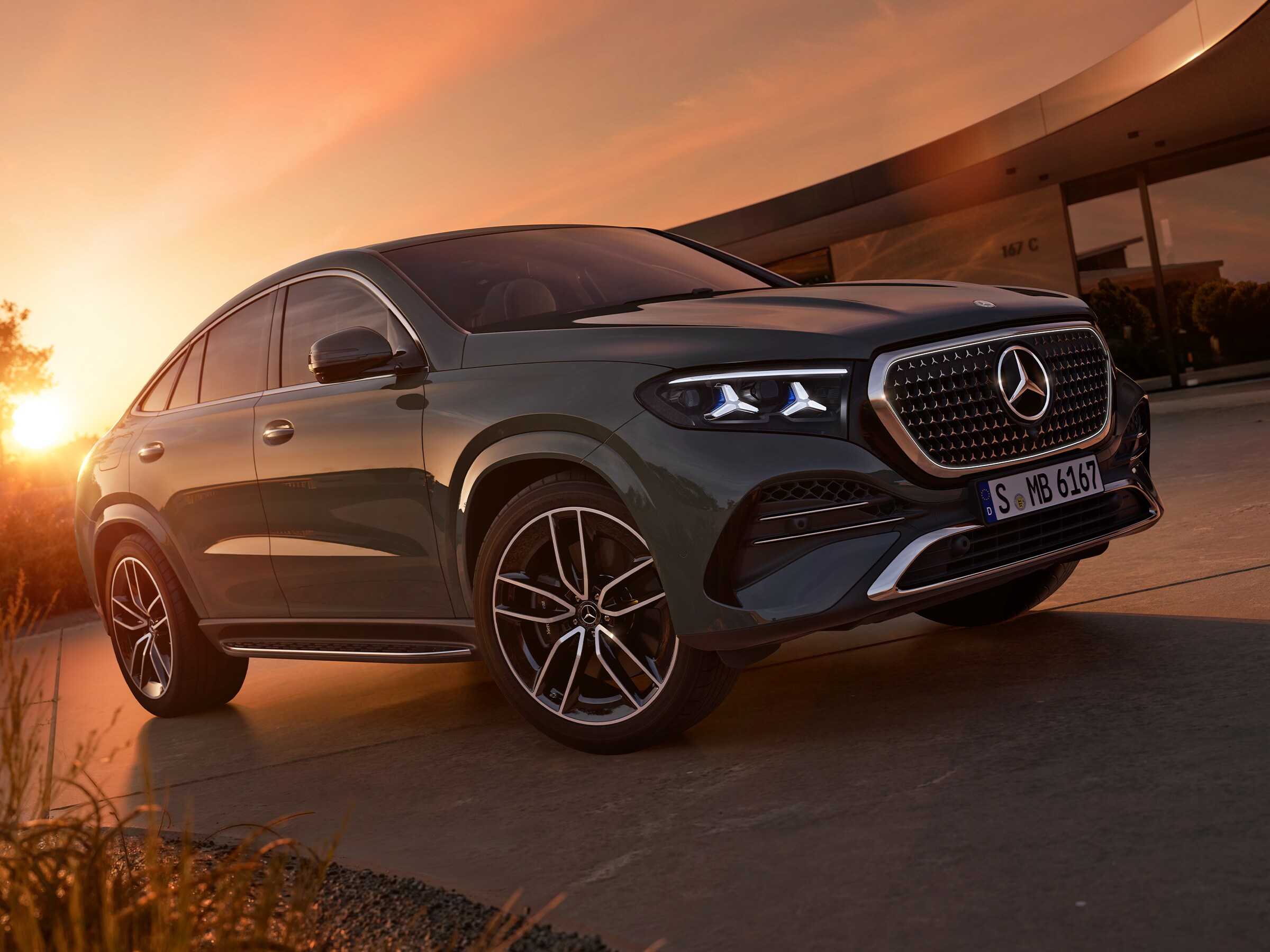 visual trasero de un GLE Coupé en color azul