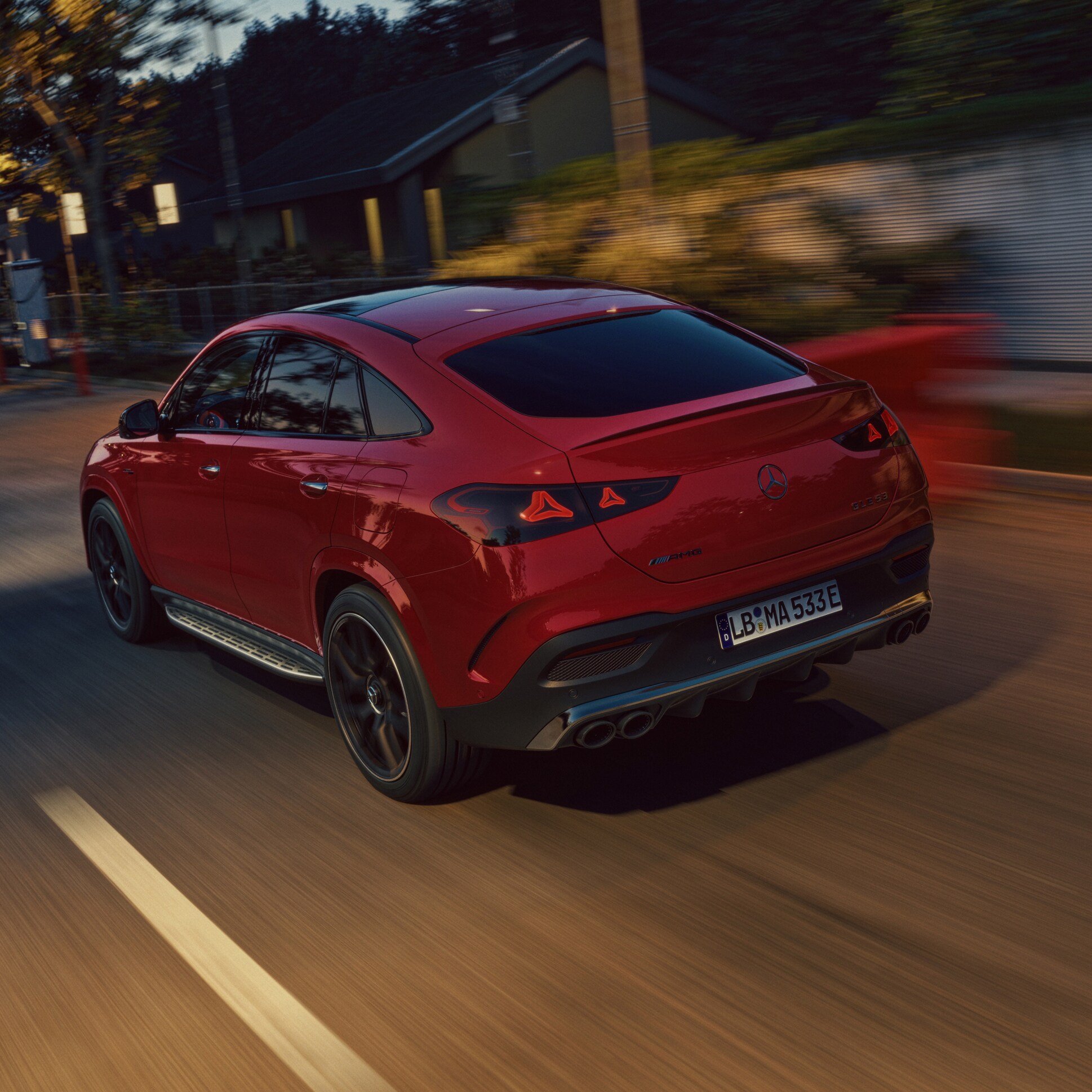 visual trasero del nuevo Mercedes-AMG GLE Coupé en color rojo