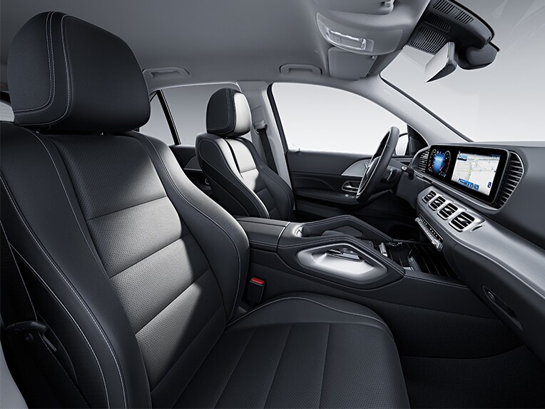 El interior del Mercedes-Benz GLE con equipamiento de serie.