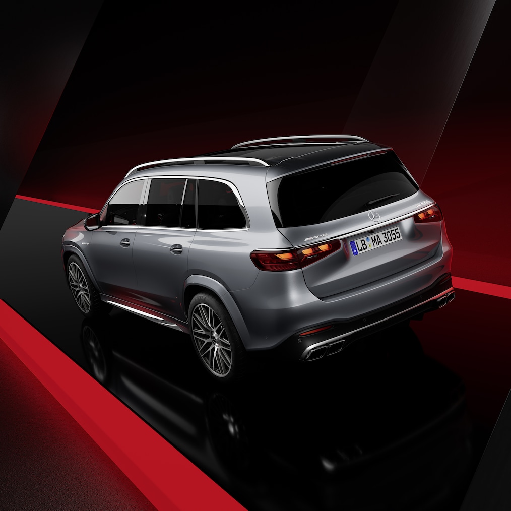Otra vista dinámica de un Mercedes-AMG GLS 63 4MATIC+ (toma de conducción).