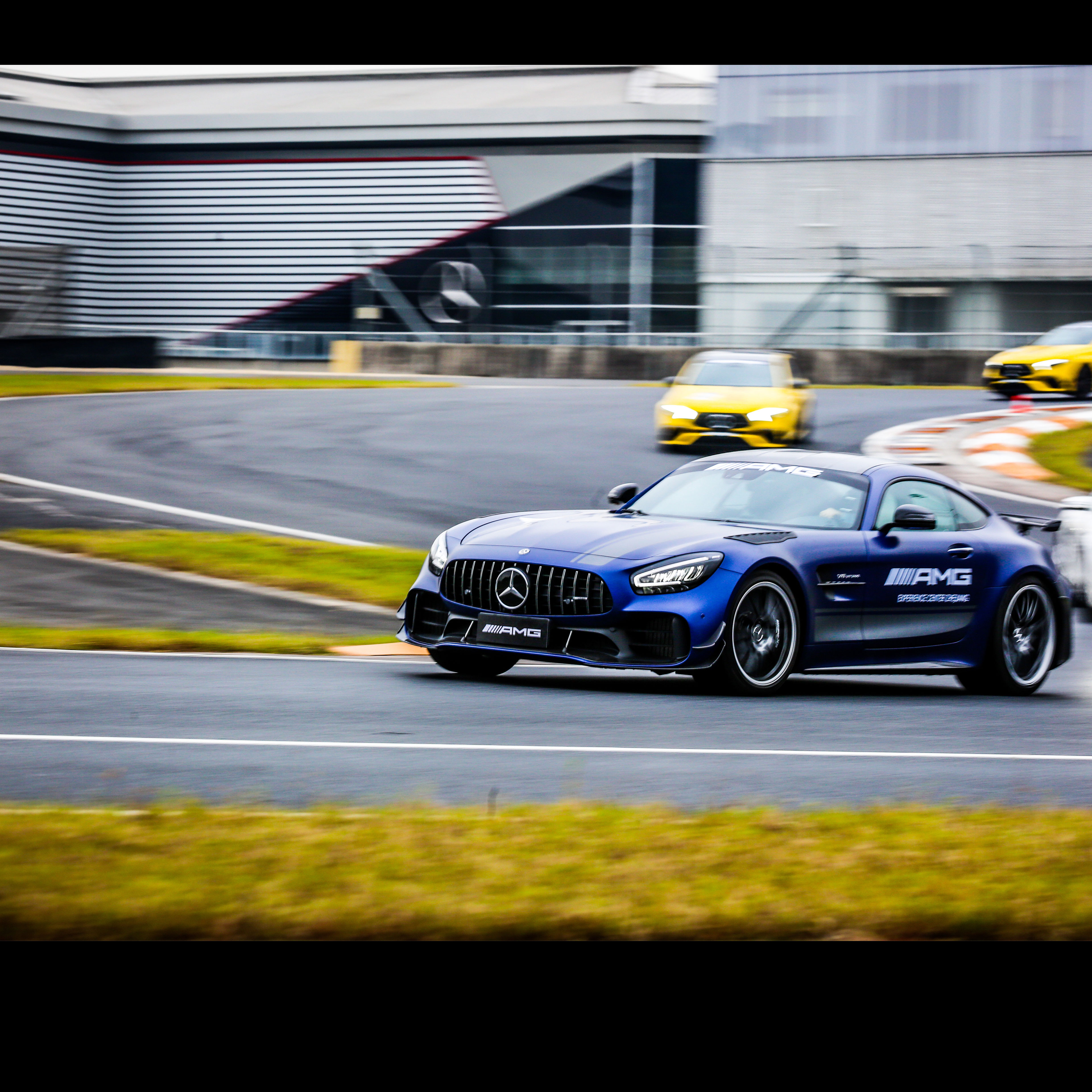 El mundo de AMG | Mercedes-AMG Varios vehículos Mercedes-AMG.