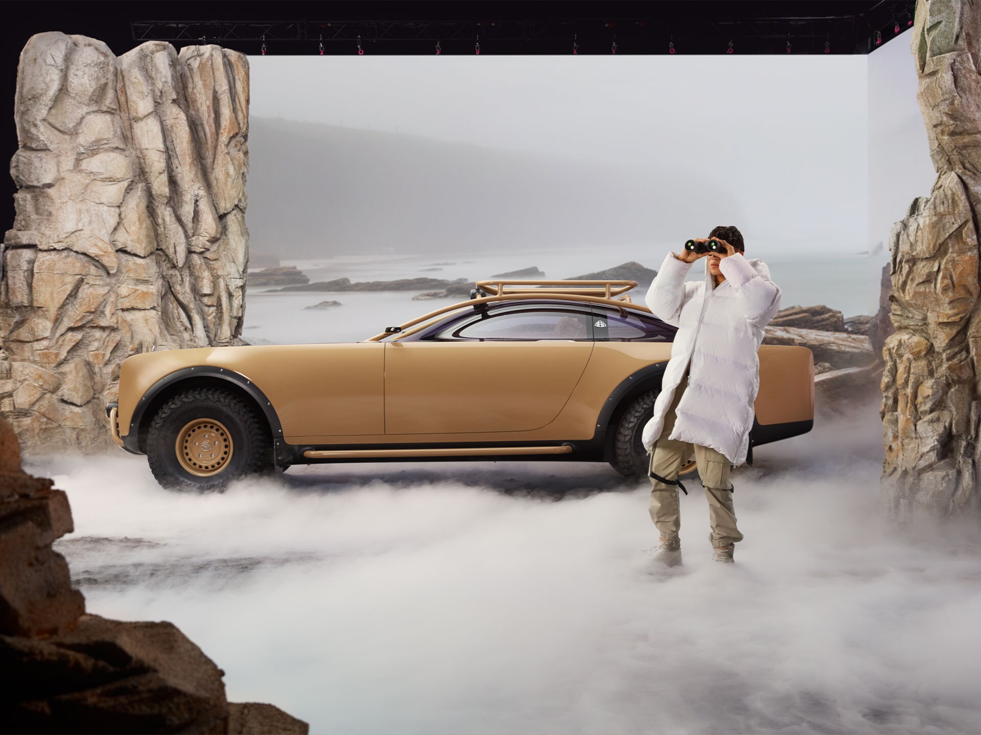 Escorzo trasero del Mercedes-Maybach Clase S Virgil Abloh.