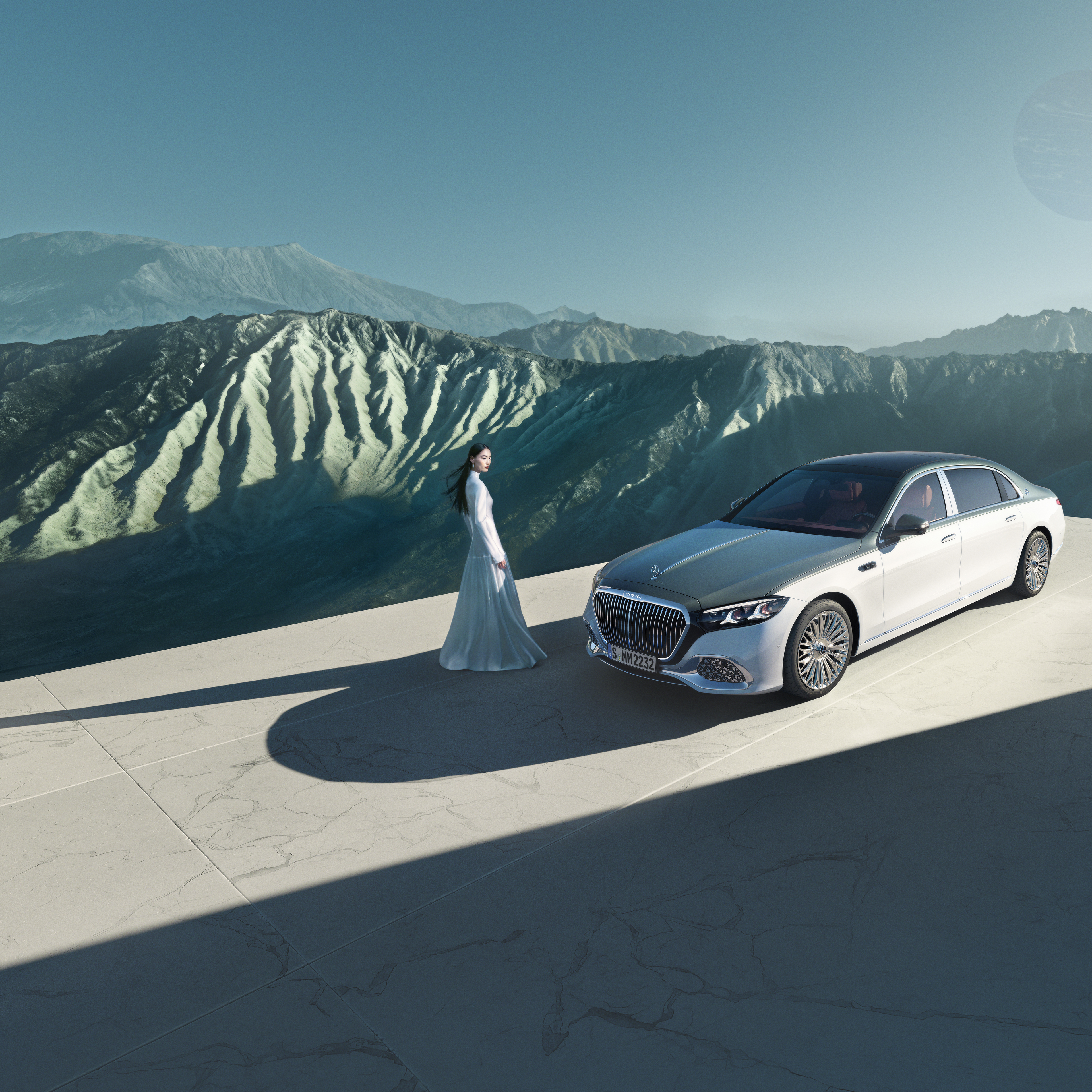 Marca | Mercedes-Maybach Diferentes vistas de un Mercedes-Maybach con pintura bicolor.