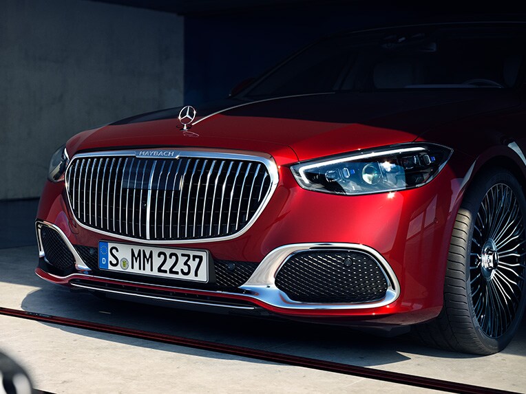 Vista frontal del Mercedes-Maybach Clase S.