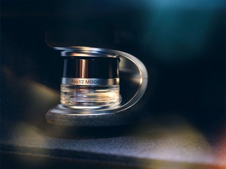 Un frasco de perfume del Mercedes-Maybach Clase S.